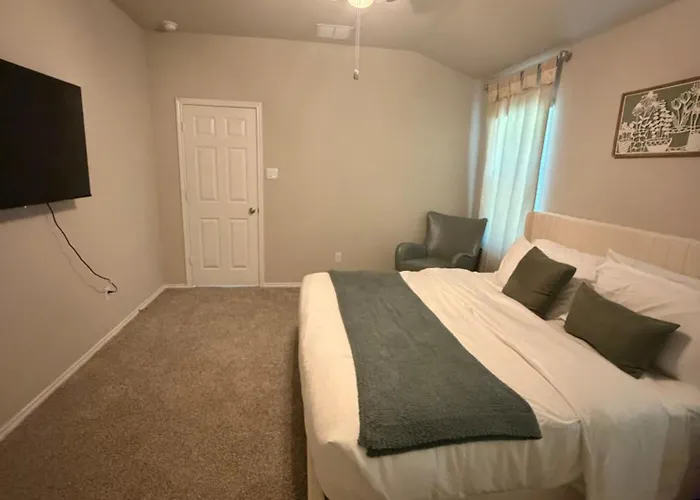 Modern 3br Smart Near Cavazos Holiday home Killeen