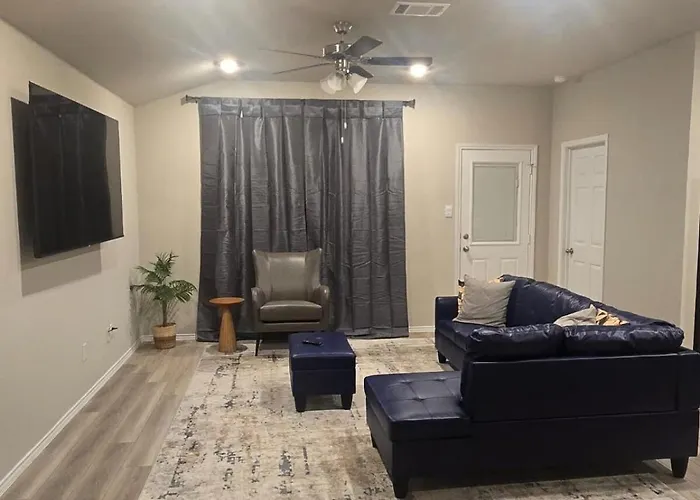 Modern 3br Smart Near Cavazos *