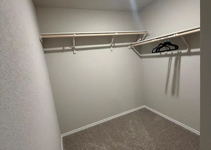 Modern 3br Smart Near Cavazos Holiday home *