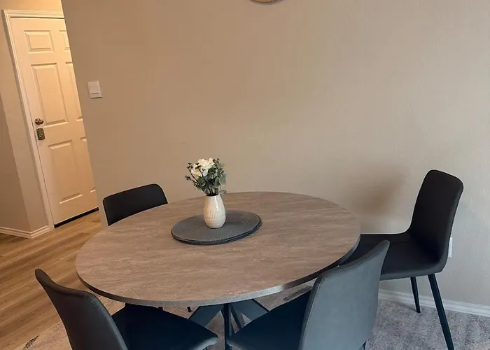 Modern 3br Smart Near Cavazos Holiday home