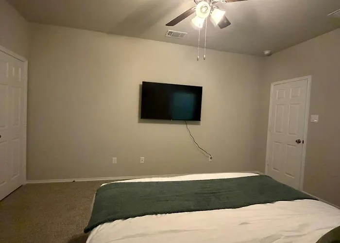 Modern 3br Smart Near Cavazos